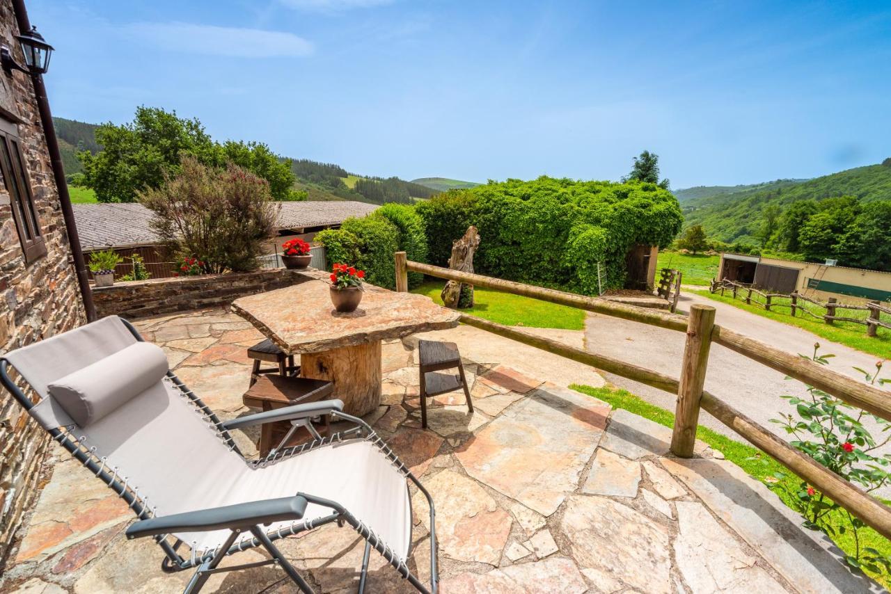 Apartamentos Rurales Casa Riveras Santa Eulalia de Oscos Zewnętrze zdjęcie